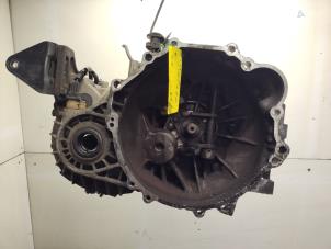 Getriebe van een Hyundai Santa Fe I 2.4 16V 4x2 2004