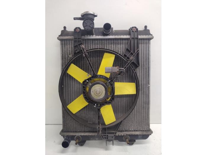 Usagé Radiateur Nissan Micra (K11) 1.0 L,LX 16V Prix € 35,00 Règlement à la marge proposé par Hans Auto Onderdelen