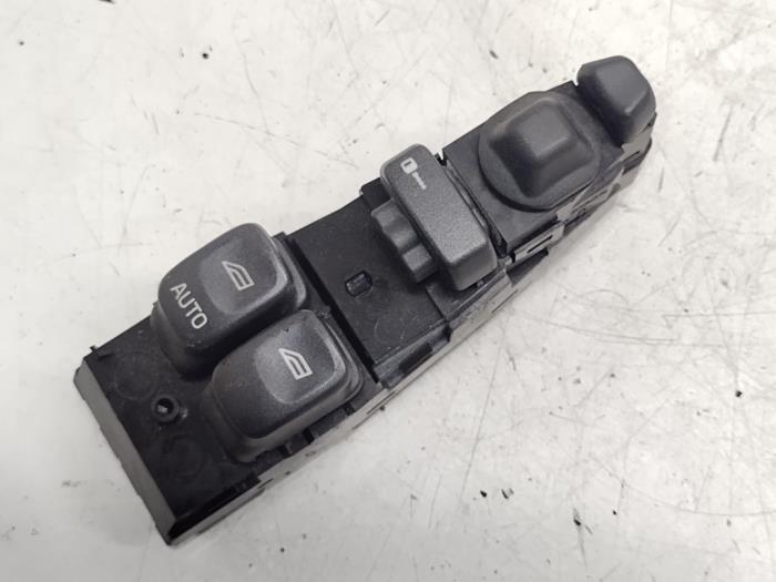 Usados Interruptor de ventanilla eléctrica Volvo S40 (VS) 1.8i 16V Precio € 15,00 Norma de margen ofrecido por Hans Auto Onderdelen