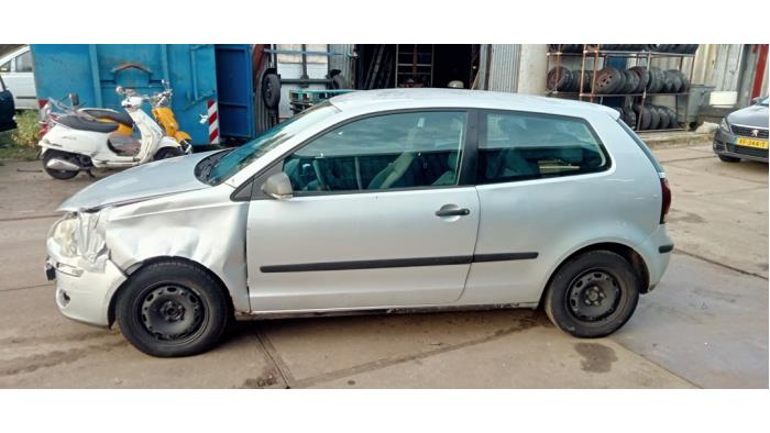 Usagé Train arrière complet Volkswagen Polo IV (9N1/2/3) 1.2 Prix € 75,00 Règlement à la marge proposé par Hans Auto Onderdelen
