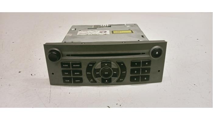 Używane Radio Peugeot 407 SW (6E) 2.0 16V Cena € 50,00 Procedura marży oferowane przez Hans Auto Onderdelen