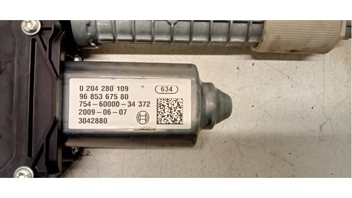 Używane Silnik hamulca postojowego Citroen Xsara Picasso (CH) 1.6 HDi 16V 110 Cena € 175,00 Procedura marży oferowane przez Hans Auto Onderdelen