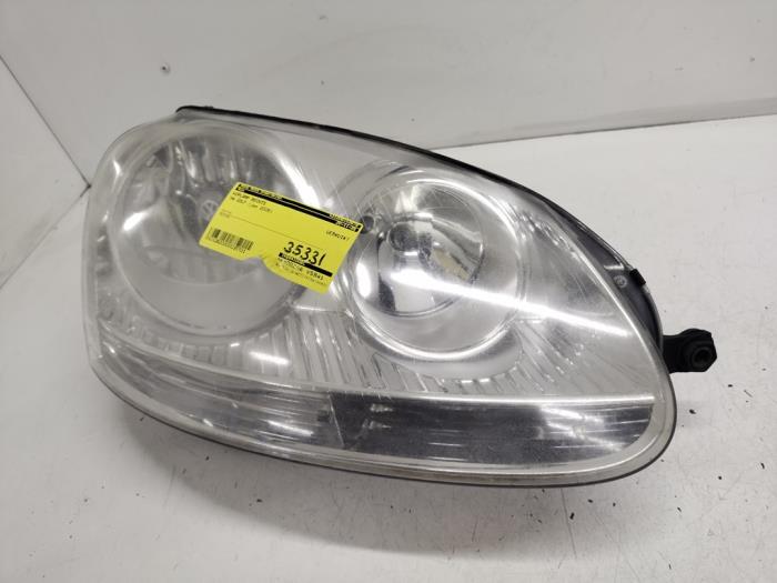 Używane Reflektor prawy Volkswagen Golf V (1K1) 1.6 Cena € 30,00 Procedura marży oferowane przez Hans Auto Onderdelen
