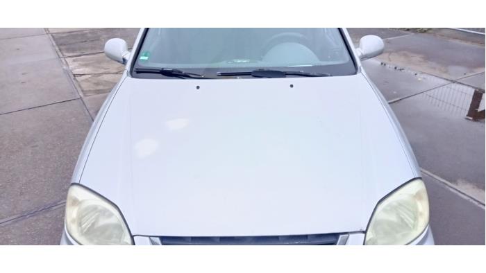 Używane Maska Hyundai Accent 1.6 16V Cena € 40,00 Procedura marży oferowane przez Hans Auto Onderdelen