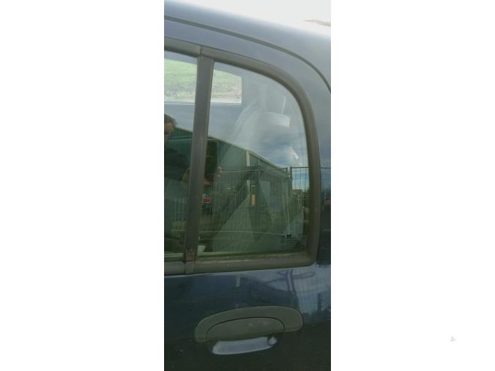 Usados Ventanilla triangular izquierda detrás Hyundai Getz 1.3i 12V Precio € 25,00 Norma de margen ofrecido por Hans Auto Onderdelen
