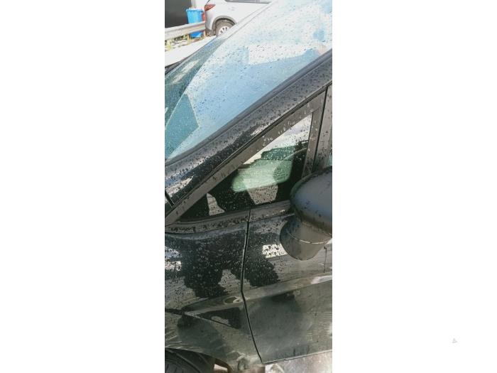 Usados Ventanilla triangular izquierda delante Ford Fiesta 6 (JA8) 1.25 16V Precio € 30,00 Norma de margen ofrecido por Hans Auto Onderdelen