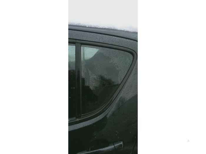 Usados Ventanilla triangular izquierda detrás Opel Agila (B) 1.0 12V Precio € 25,00 Norma de margen ofrecido por Hans Auto Onderdelen