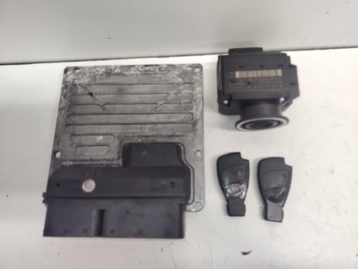 Gebrauchte Schlossset Mercedes C Combi (S203) 1.8 C-180K 16V Preis € 135,00 Margenregelung angeboten von Hans Auto Onderdelen