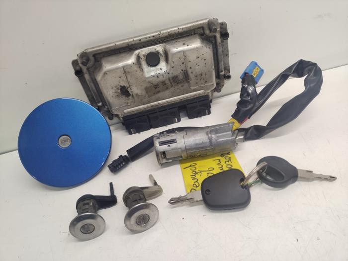 Gebrauchte Schlossset Peugeot 206 (2A/C/H/J/S) 1.6 16V Preis € 65,00 Margenregelung angeboten von Hans Auto Onderdelen
