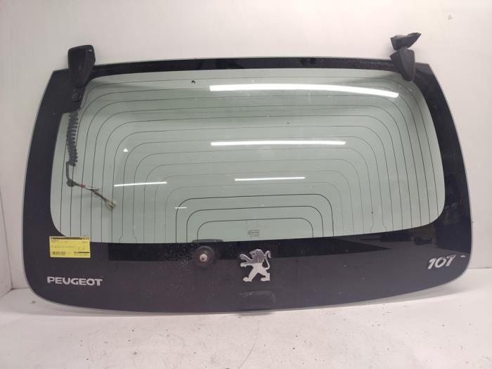 Usados Ventanilla detrás Peugeot 107 1.0 12V Precio € 35,00 Norma de margen ofrecido por Hans Auto Onderdelen