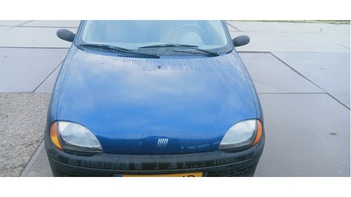Używane Maska Fiat Seicento (187) 1.1 SPI Hobby,Young Cena € 40,00 Procedura marży oferowane przez Hans Auto Onderdelen
