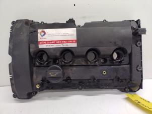 Ventildeckel van een Peugeot 5008 I (0A/0E) 1.6 THP 16V 2010