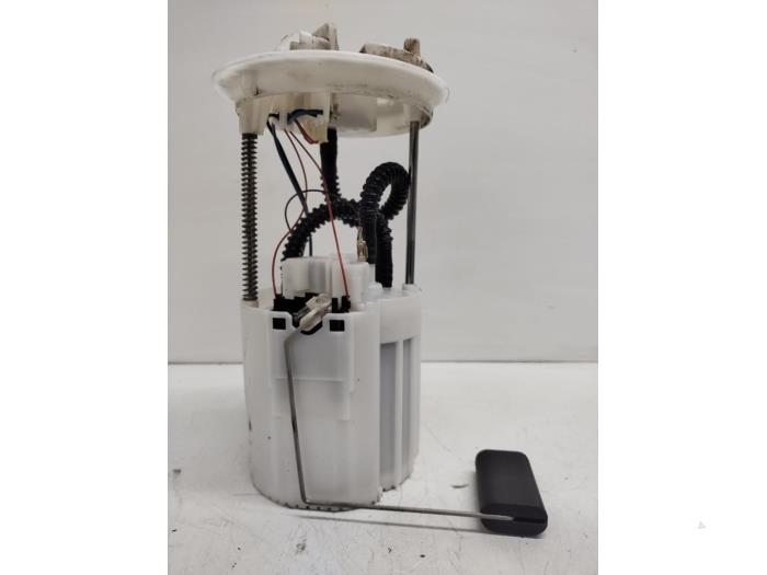 Usagé Pompe d'injection Fiat Idea (350AX) 1.4 16V Prix € 20,00 Règlement à la marge proposé par Hans Auto Onderdelen