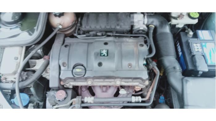 Usagé Servo frein Peugeot 206 CC (2D) 1.6 16V Prix € 40,00 Règlement à la marge proposé par Hans Auto Onderdelen
