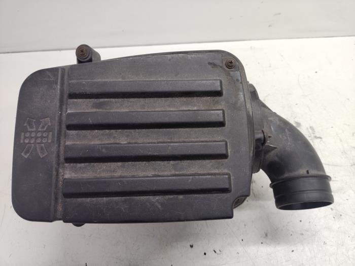 Begagnade Luftfilterhus Volkswagen Caddy III (2KA,2KH,2CA,2CH) 1.6 Pris € 20,00 Marginaltabell erbjuds av Hans Auto Onderdelen