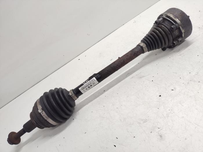 Usagé Arbre de transmission avant gauche Volkswagen Scirocco (137/13AD) 1.4 TSI 160 16V Prix € 30,00 Règlement à la marge proposé par Hans Auto Onderdelen