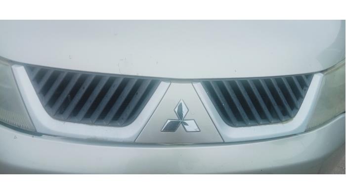 Używane Grill Mitsubishi Outlander (CW) 2.2 DI-D 16V 4x4 Cena € 50,00 Procedura marży oferowane przez Hans Auto Onderdelen