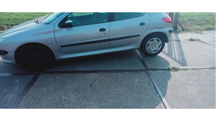 Gebrauchte Hinterachse Vorderradantrieb Peugeot 206 (2A/C/H/J/S) 1.4 XR,XS,XT,Gentry Preis € 100,00 Margenregelung angeboten von Hans Auto Onderdelen