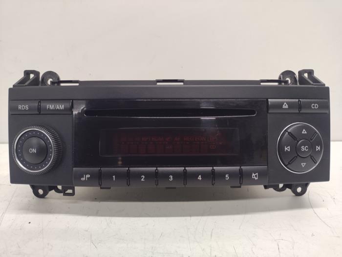 Gebrauchte Radio Mercedes B (W245) 2.0 B-200 16V Preis € 75,00 Margenregelung angeboten von Hans Auto Onderdelen