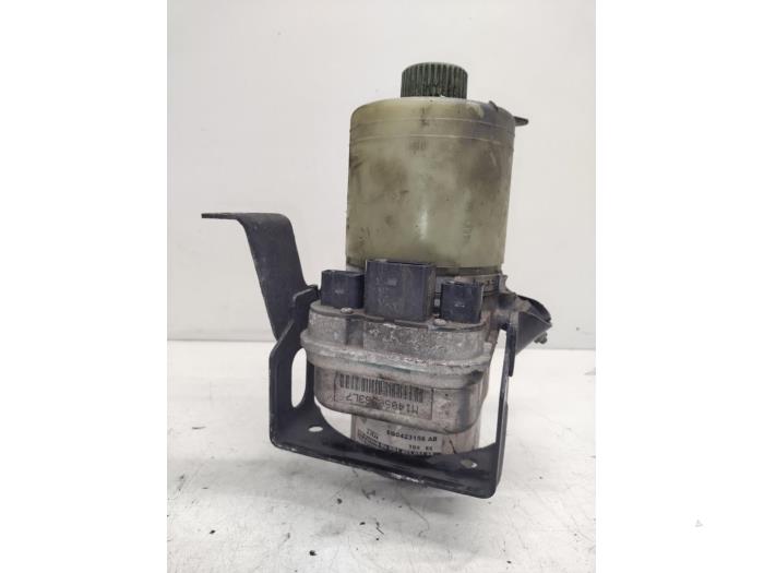 Usagé Pompe de direction Volkswagen Polo IV (9N1/2/3) 1.4 16V 75 Prix € 25,00 Règlement à la marge proposé par Hans Auto Onderdelen