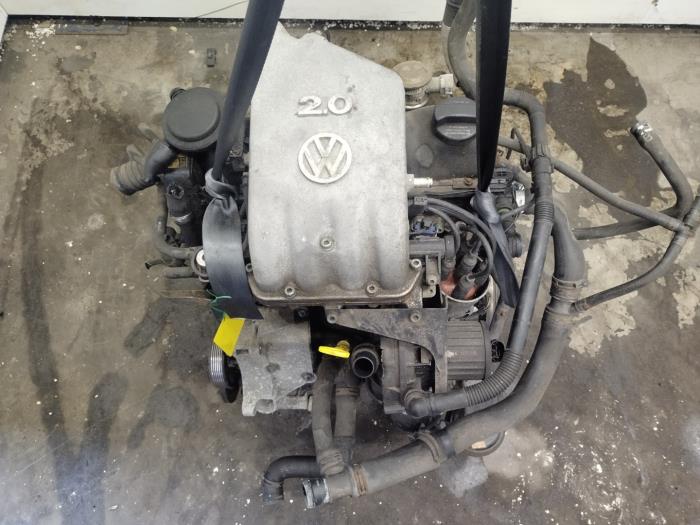 Używane Silnik Volkswagen Golf III Cabrio Restyling (1E7) 2.0 Cena € 400,00 Procedura marży oferowane przez Hans Auto Onderdelen