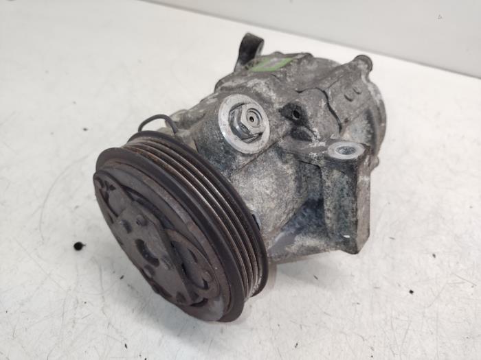 Usagé Pompe clim Opel Agila (B) 1.0 12V Prix € 40,00 Règlement à la marge proposé par Hans Auto Onderdelen