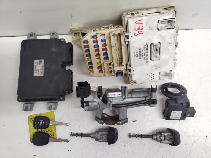 Gebrauchte Schlossset Opel Agila (B) 1.0 12V Preis € 115,00 Margenregelung angeboten von Hans Auto Onderdelen