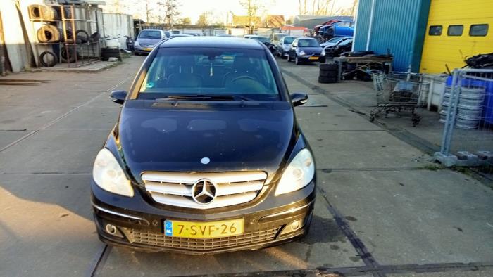 Usagé Servo frein Mercedes B (W245) 2.0 B-200 16V Prix € 40,00 Règlement à la marge proposé par Hans Auto Onderdelen