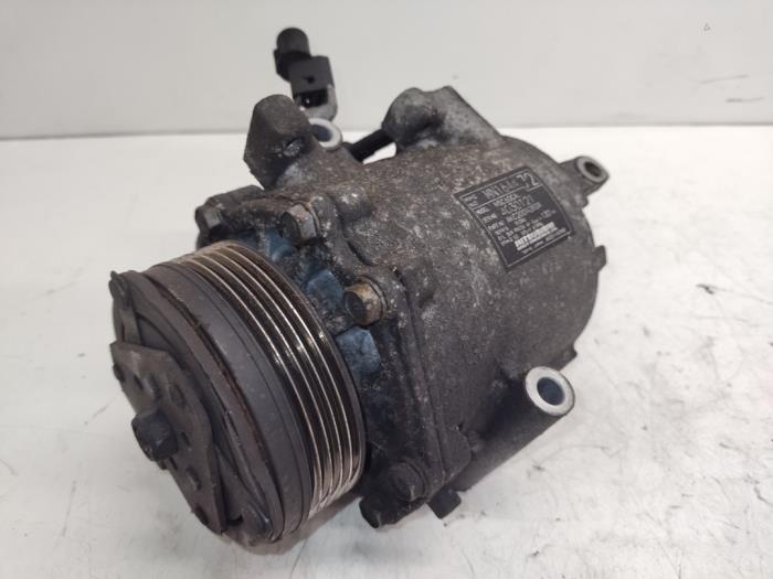 Usagé Pompe clim Mitsubishi Colt (Z2/Z3) 1.1 12V Prix € 75,00 Règlement à la marge proposé par Hans Auto Onderdelen