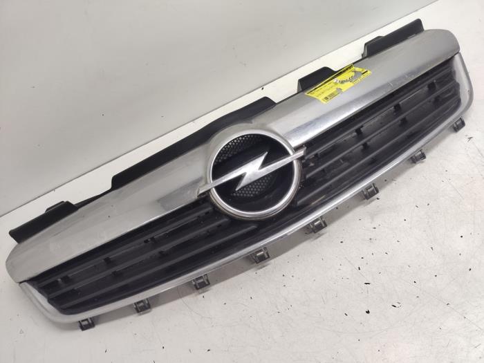 Używane Grill Opel Zafira (M75) 1.9 CDTI Cena € 35,00 Procedura marży oferowane przez Hans Auto Onderdelen
