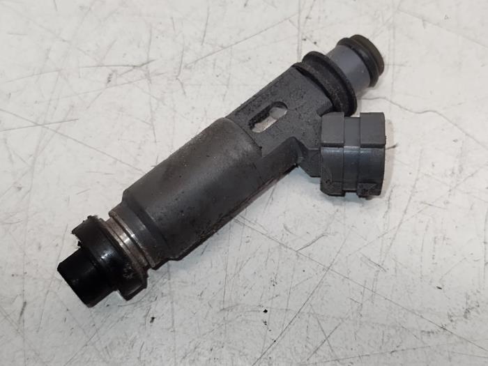 Fuel injector