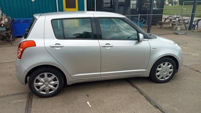Usagé Train arrière complet Suzuki Swift (ZA/ZC/ZD1/2/3/9) 1.3 D 16V Prix € 75,00 Règlement à la marge proposé par Hans Auto Onderdelen