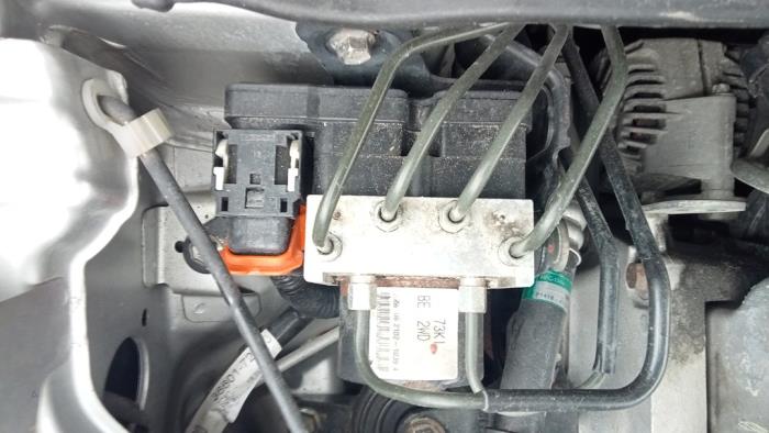 Usagé Faux châssis Suzuki Swift (ZA/ZC/ZD1/2/3/9) 1.3 D 16V Prix € 75,00 Règlement à la marge proposé par Hans Auto Onderdelen