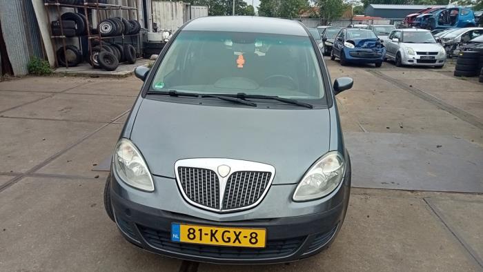 Begagnade Styrbox Lancia Musa 1.4 16V Pris € 35,00 Marginaltabell erbjuds av Hans Auto Onderdelen