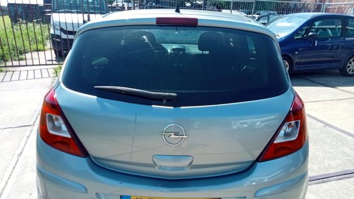 Używane Tylna klapa Opel Corsa D 1.2 ecoFLEX Cena € 40,00 Procedura marży oferowane przez Hans Auto Onderdelen