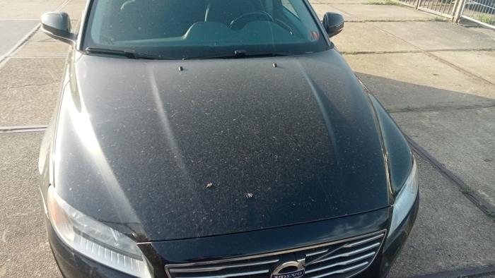 Używane Maska Volvo V70 (BW) 1.6 DRIVe,D2 Cena € 200,00 Procedura marży oferowane przez Hans Auto Onderdelen