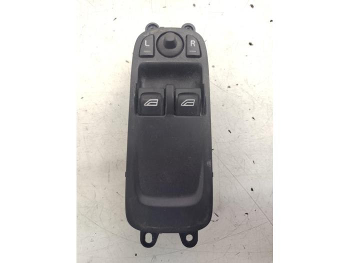 Usados Interruptor de ventanilla eléctrica Volvo C30 (EK/MK) 1.8 16V Precio € 20,00 Norma de margen ofrecido por Hans Auto Onderdelen