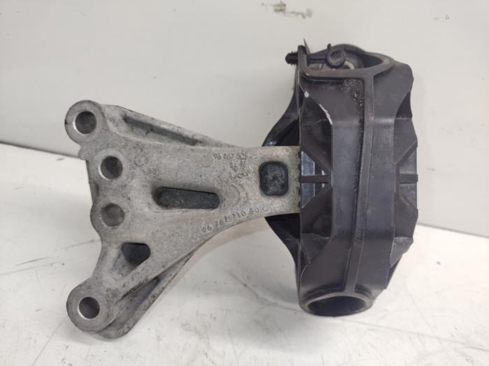 Used Engine mount Opel Crossland (X) 1.2 12V Price € 20,00 Margin scheme offered by Hans Auto Onderdelen