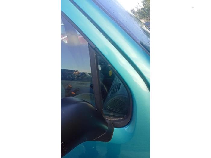 Usados Ventanilla triangular derecha delante Suzuki Wagon-R+ (RB) 1.3 16V Precio € 25,00 Norma de margen ofrecido por Hans Auto Onderdelen