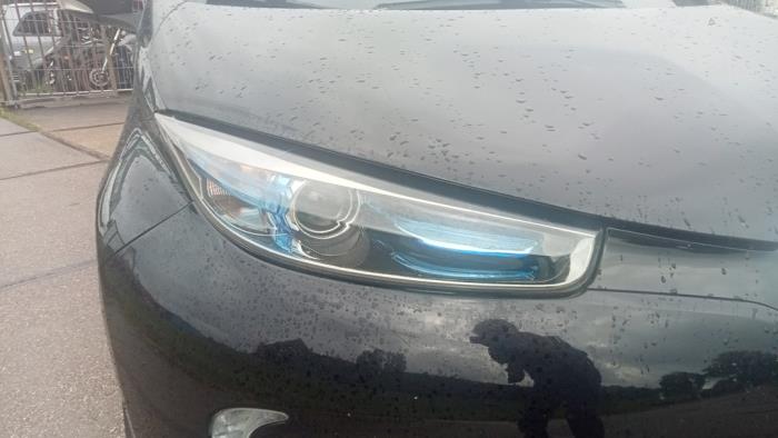 Używane Reflektor prawy Renault Zoé (AG) 46kW Cena € 220,00 Procedura marży oferowane przez Hans Auto Onderdelen