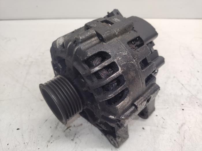Gebrauchte Dynamo Peugeot 206 (2A/C/H/J/S) 1.4 XR,XS,XT,Gentry Preis € 30,00 Margenregelung angeboten von Hans Auto Onderdelen