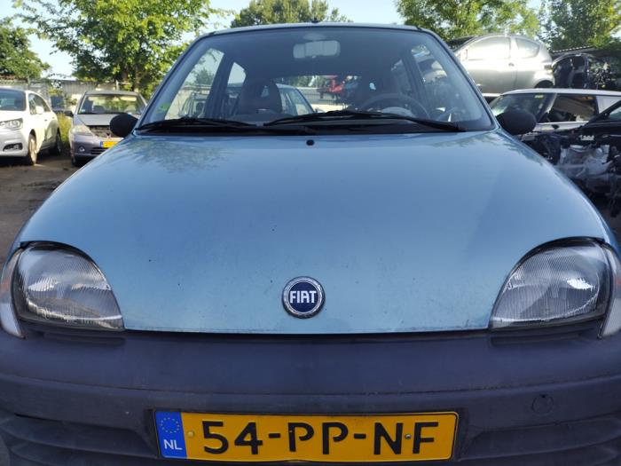 Używane Maska Fiat Seicento (187) 1.1 MPI S,SX,Sporting Cena € 40,00 Procedura marży oferowane przez Hans Auto Onderdelen