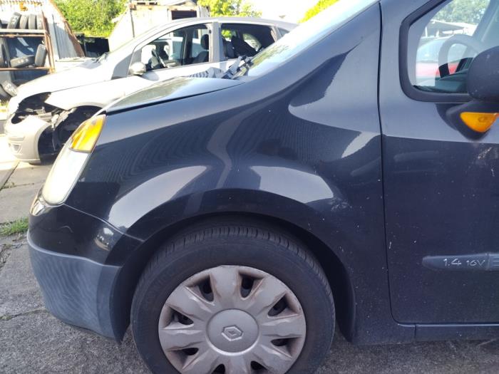 Używane Ekran lewy przód Renault Modus/Grand Modus (JP) 1.4 16V Cena € 35,00 Procedura marży oferowane przez Hans Auto Onderdelen
