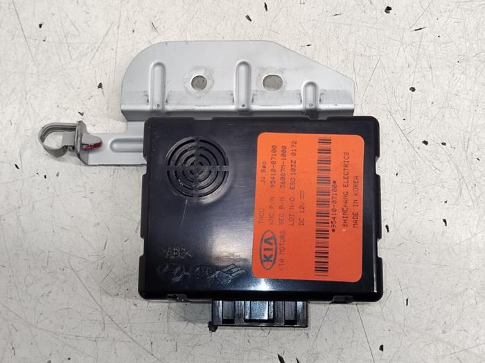 Używane Modul alarmu Kia Picanto (BA) 1.0 12V Cena € 25,00 Procedura marży oferowane przez Hans Auto Onderdelen