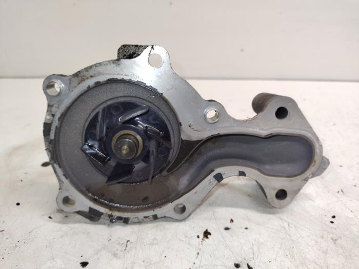 Begagnade Vattenpump Ford Focus 3 Wagon 1.0 Ti-VCT EcoBoost 12V 100 Pris € 20,00 Marginaltabell erbjuds av Hans Auto Onderdelen