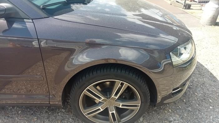 Używane Blotnik prawy przód Audi A3 (8P1) 1.2 TFSI Cena € 75,00 Procedura marży oferowane przez Hans Auto Onderdelen