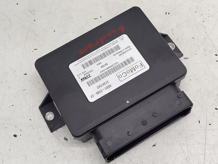 Używane Modul hamulca postojowego Volvo V70 (BW) 1.6 DRIVe,D2 Cena € 25,00 Procedura marży oferowane przez Hans Auto Onderdelen