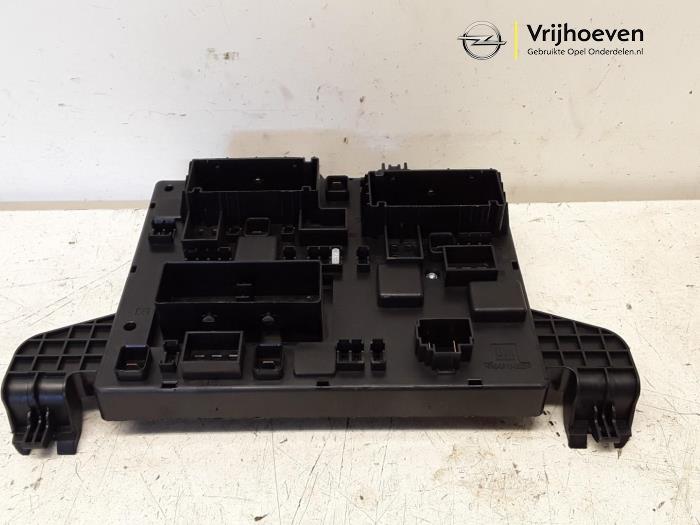 Fuse box Opel Zafira Tourer 1.4 Turbo 16V BiFuel ecoFLEX 365927271 gm