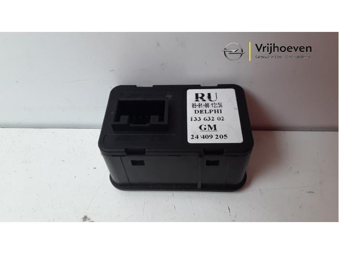 Electric window switch from a Opel Meriva 1.4 16V Twinport 2005