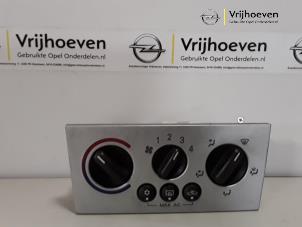 Usagé Panneau de commandes chauffage Opel Meriva 1.6 16V Prix € 20,00 Règlement à la marge proposé par Autodemontage Vrijhoeven B.V.